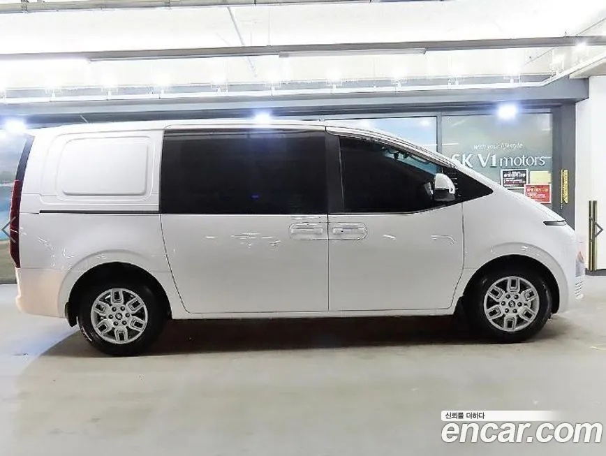 Hyundai Staria — фото 3
