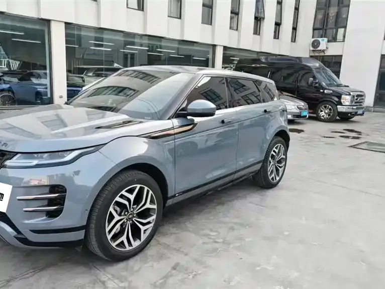 Land Rover Evoque — фото 1