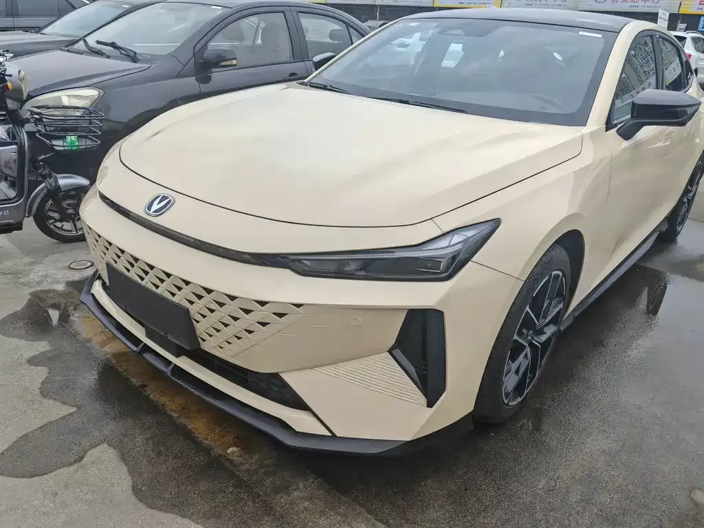 Changan UNI-V iDD 2024 из CN, фото 1
