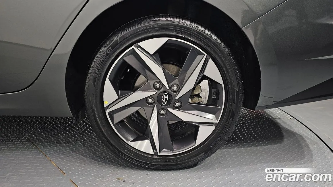 Hyundai AVANTE — фото 10