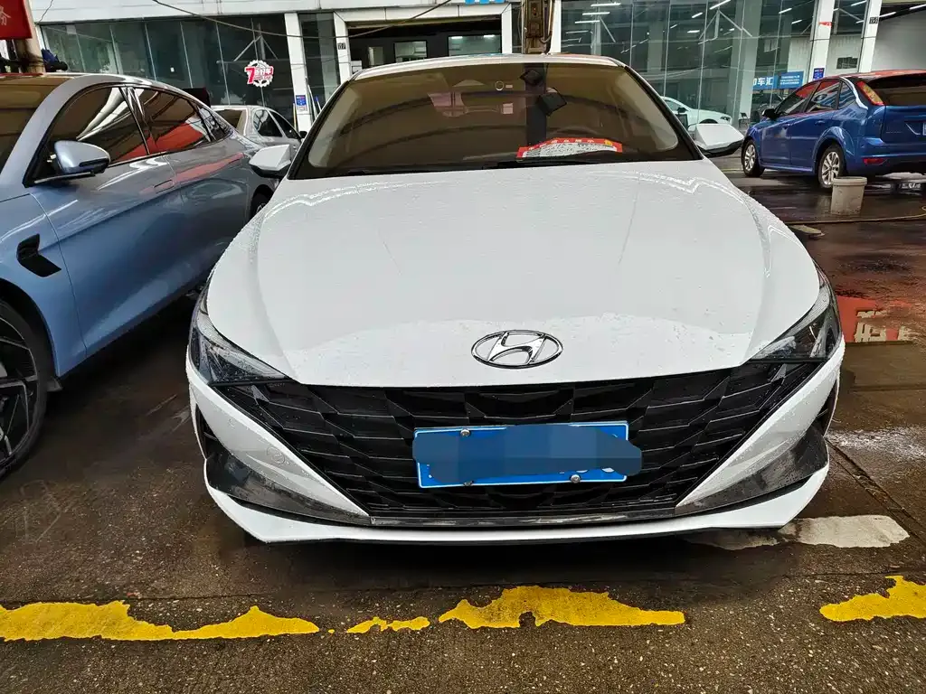 Hyundai Elantra — фото 8