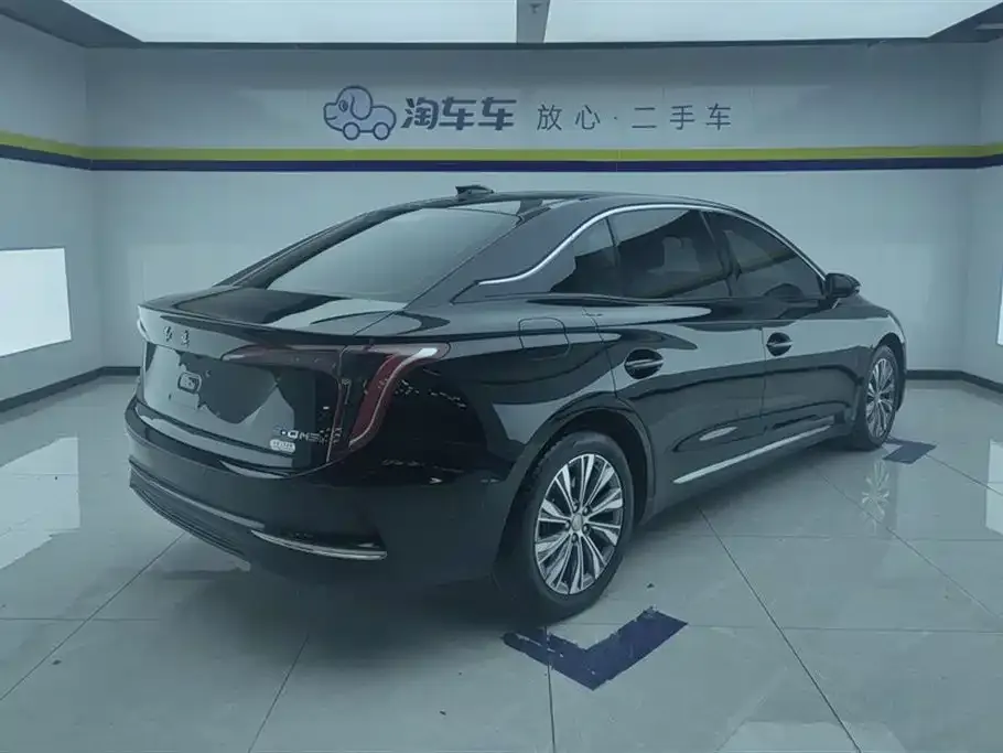 Hongqi E-QM5 — фото 10