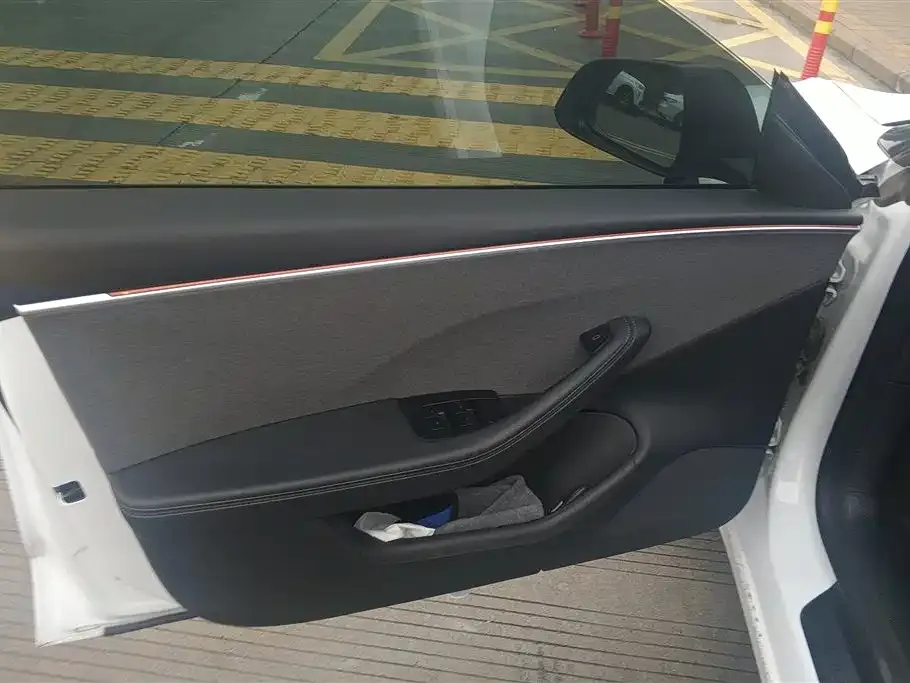 Tesla Model 3 2025 из CN, фото 2