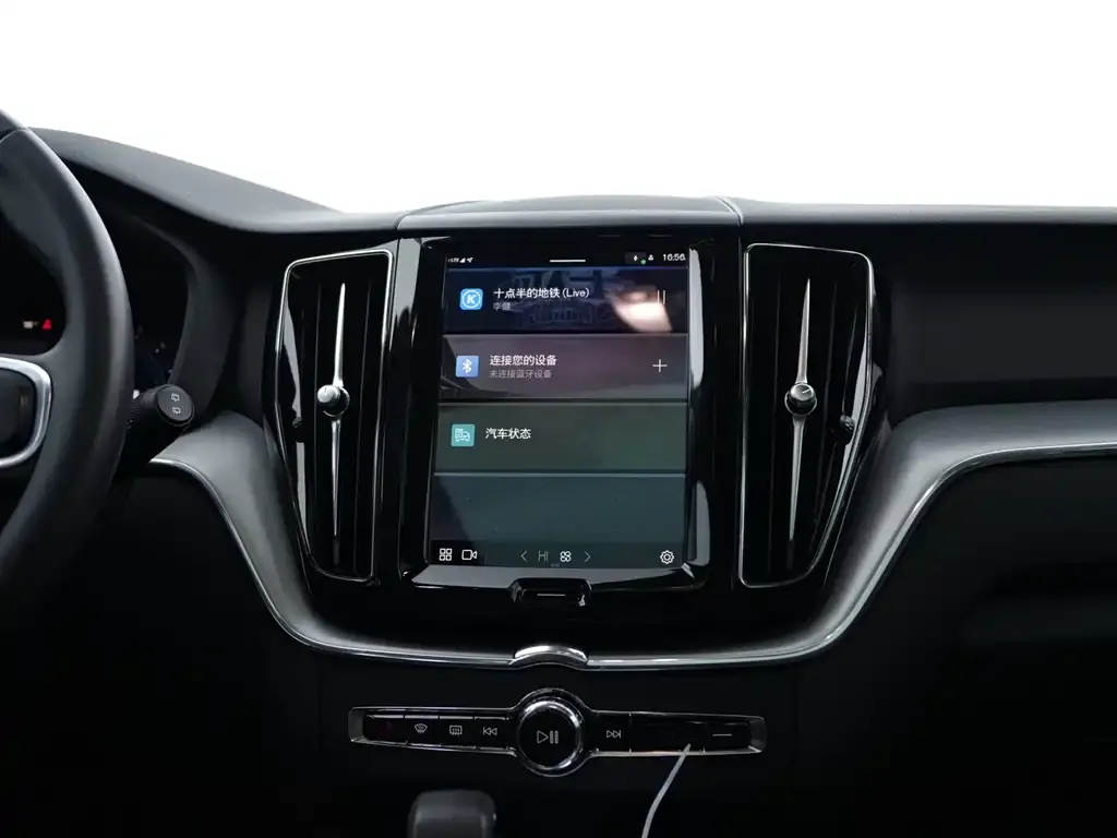 Volvo XC60 — фото 3