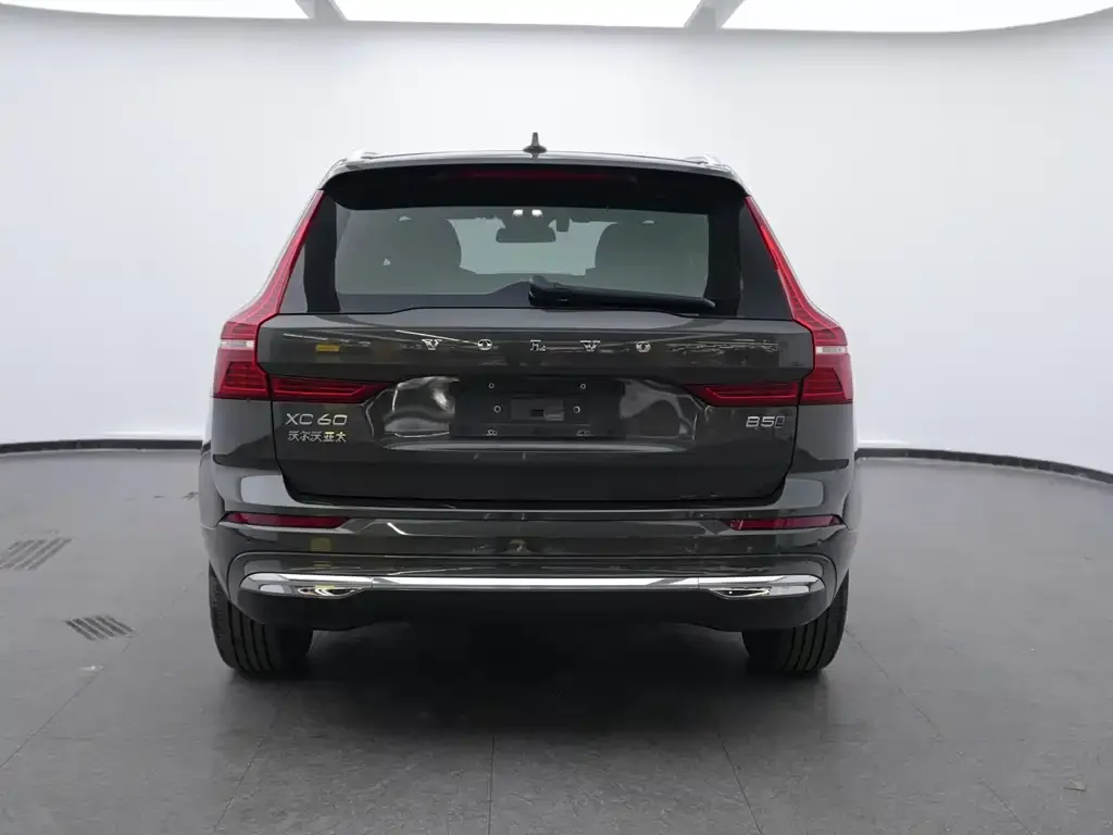 Volvo XC60 — фото 4
