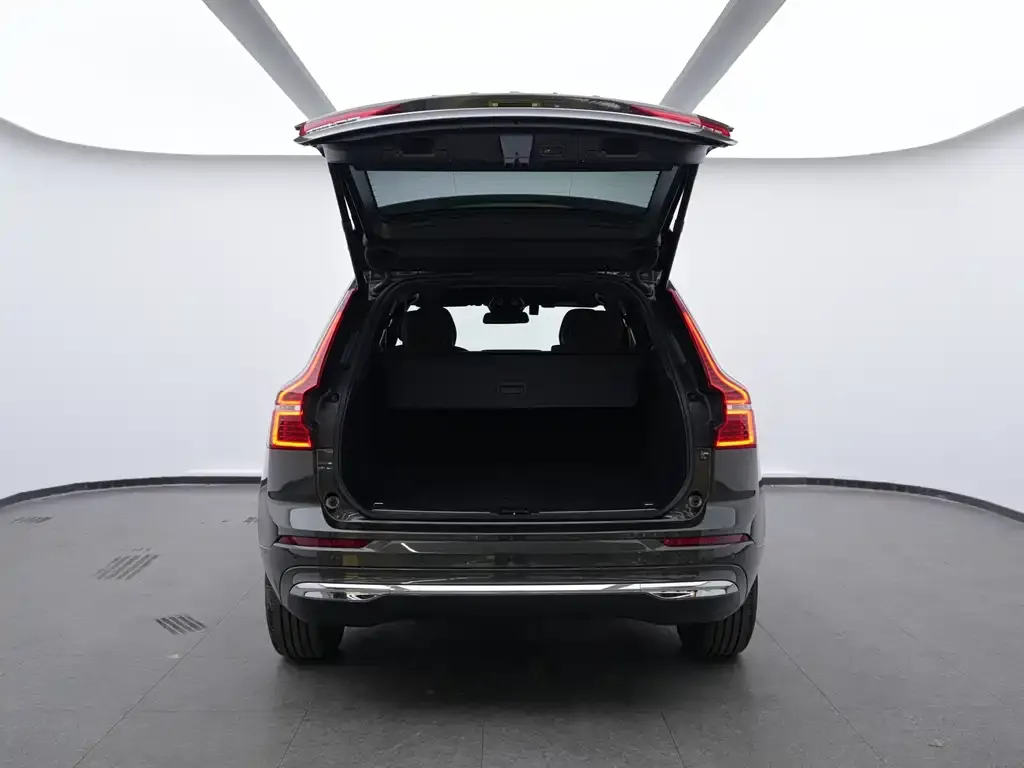 Volvo XC60 — фото 7