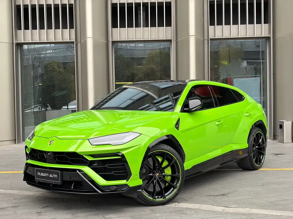 Lamborghini Urus — фото 1