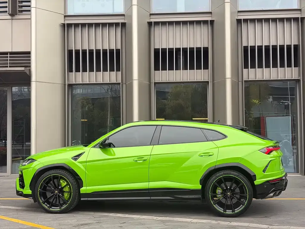 Lamborghini Urus — фото 8