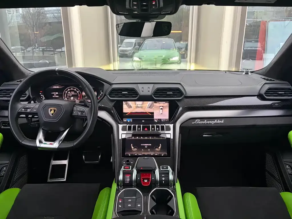 Lamborghini Urus — фото 3