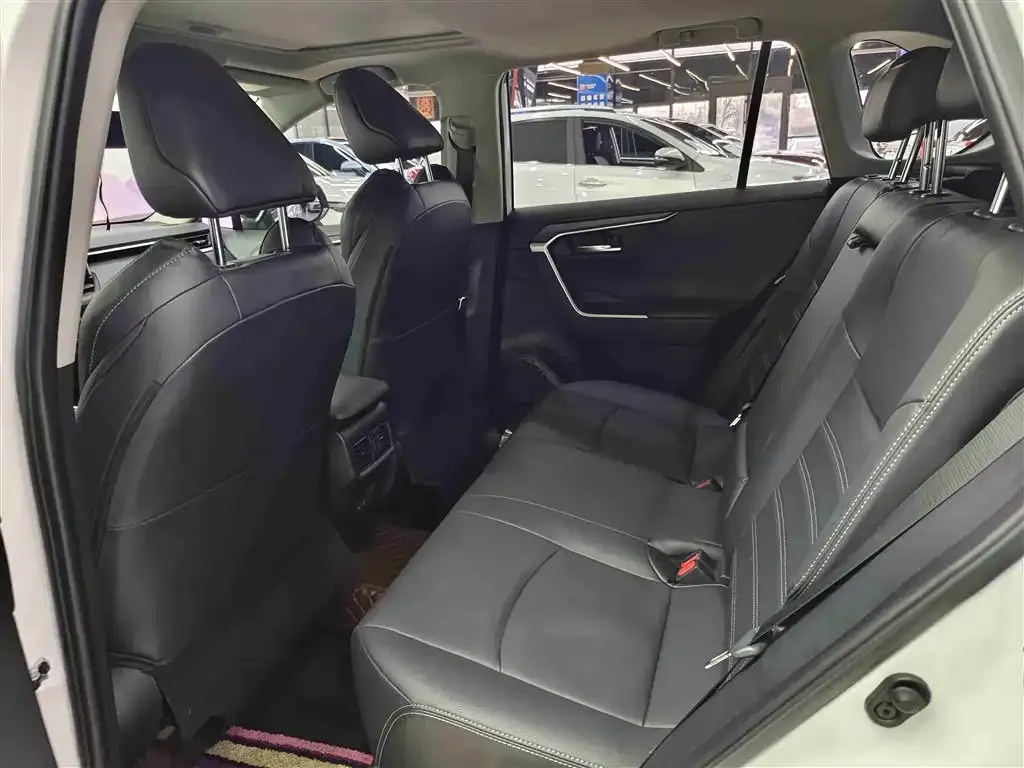 Toyota Wildlander 2022 из CN, фото 8