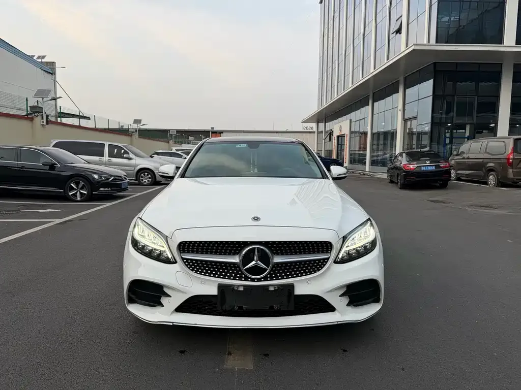 Mercedes-Benz C-Class — фото 1
