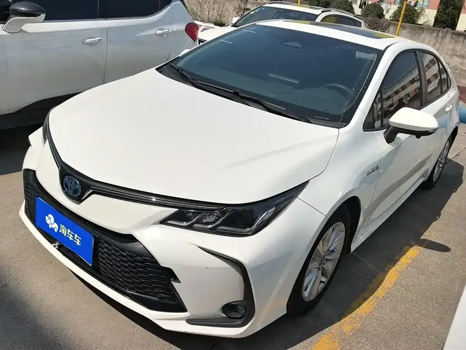 Toyota Corolla — фото 1