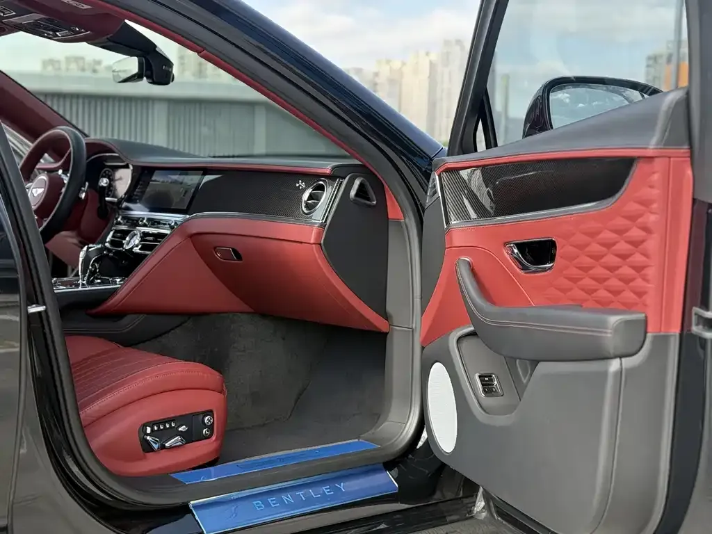 Bentley Flying Spur 2021 из CN, фото 10