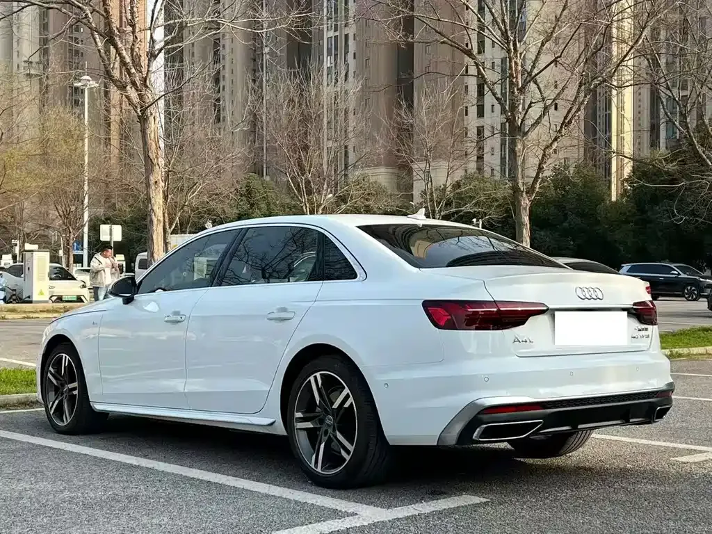 Audi A4L — фото 4