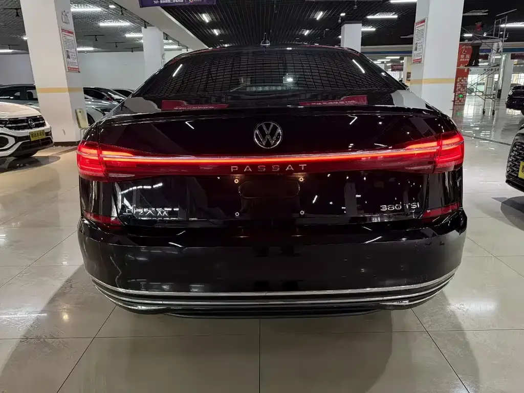 Volkswagen Passat — фото 10