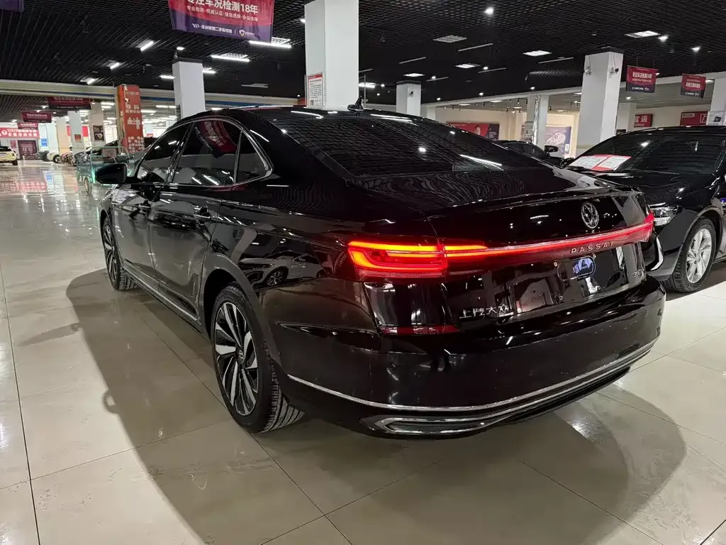 Volkswagen Passat — фото 4