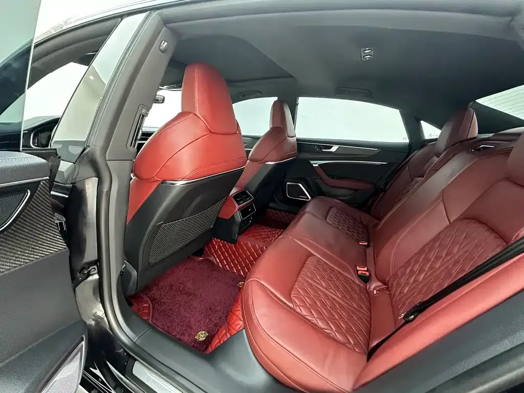 Audi A7L 2023 из CN, фото 4