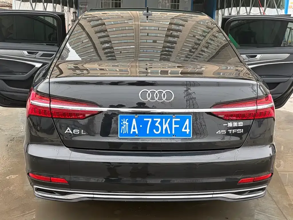 Audi A6L 2023 из CN, фото 9