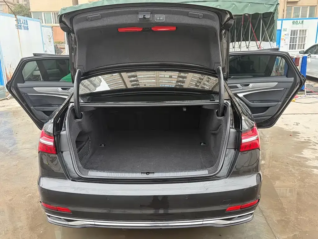 Audi A6L 2023 из CN, фото 3