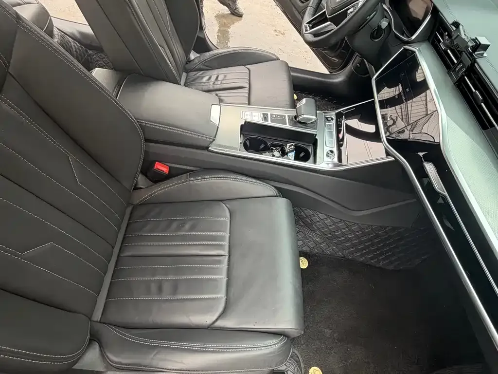 Audi A6L 2023 из CN, фото 6