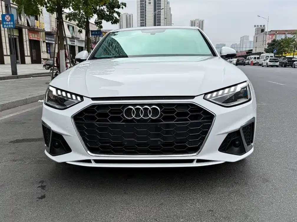 Audi A4L 2023 из CN, фото 9