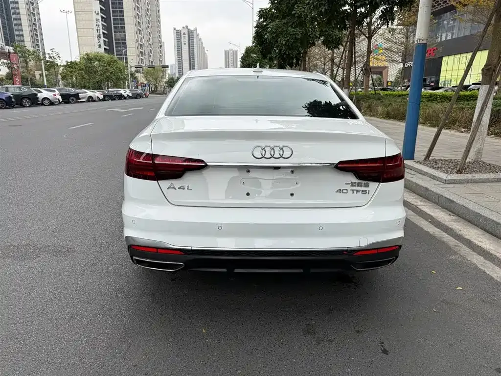 Audi A4L 2023 из CN, фото 7
