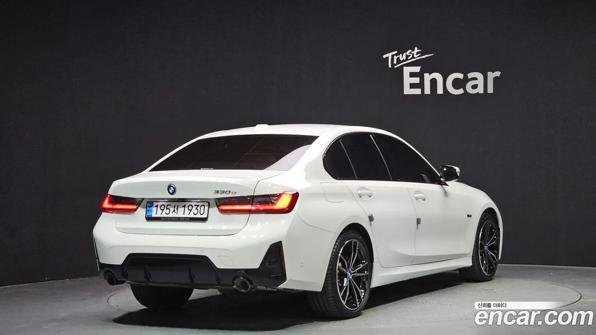BMW 3-Series 2023 из KR, фото 3