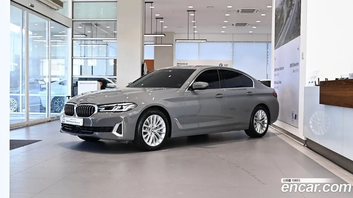BMW 5-Series — фото 1