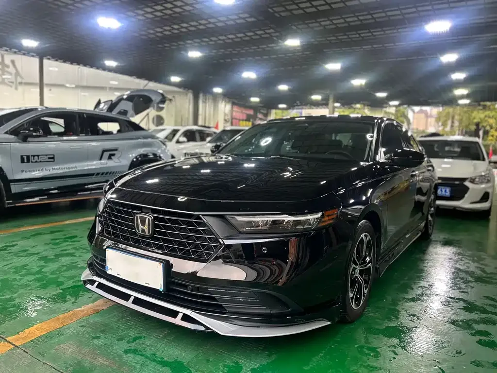Honda Accord — фото 1