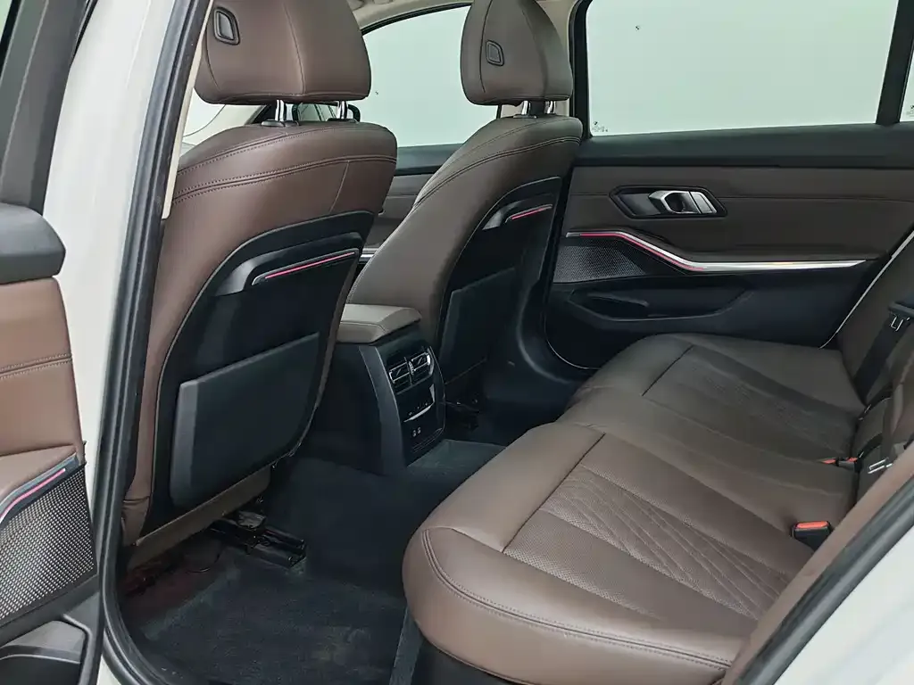 BMW 3 Series 2022 из CN, фото 4