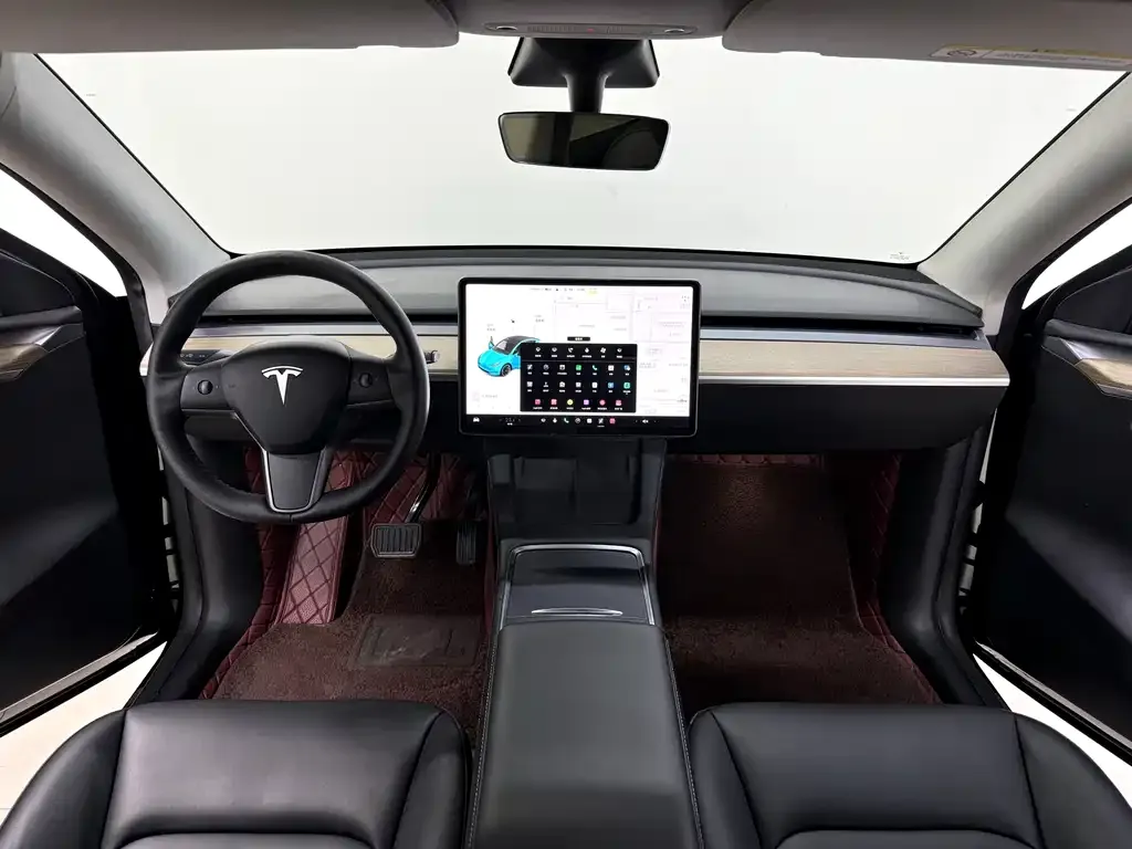 Tesla Model Y — фото 6