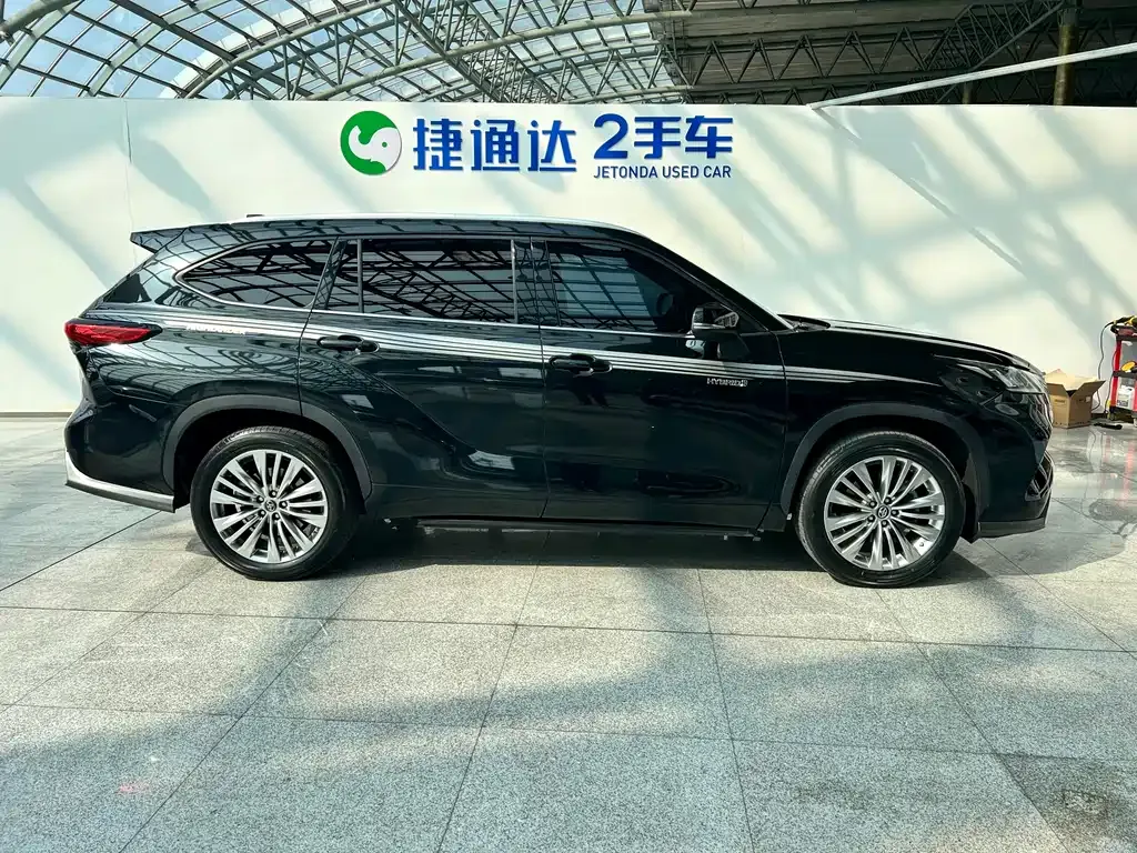 Toyota Highlander — фото 7