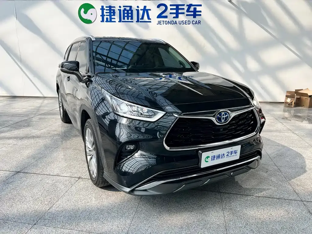 Toyota Highlander — фото 10