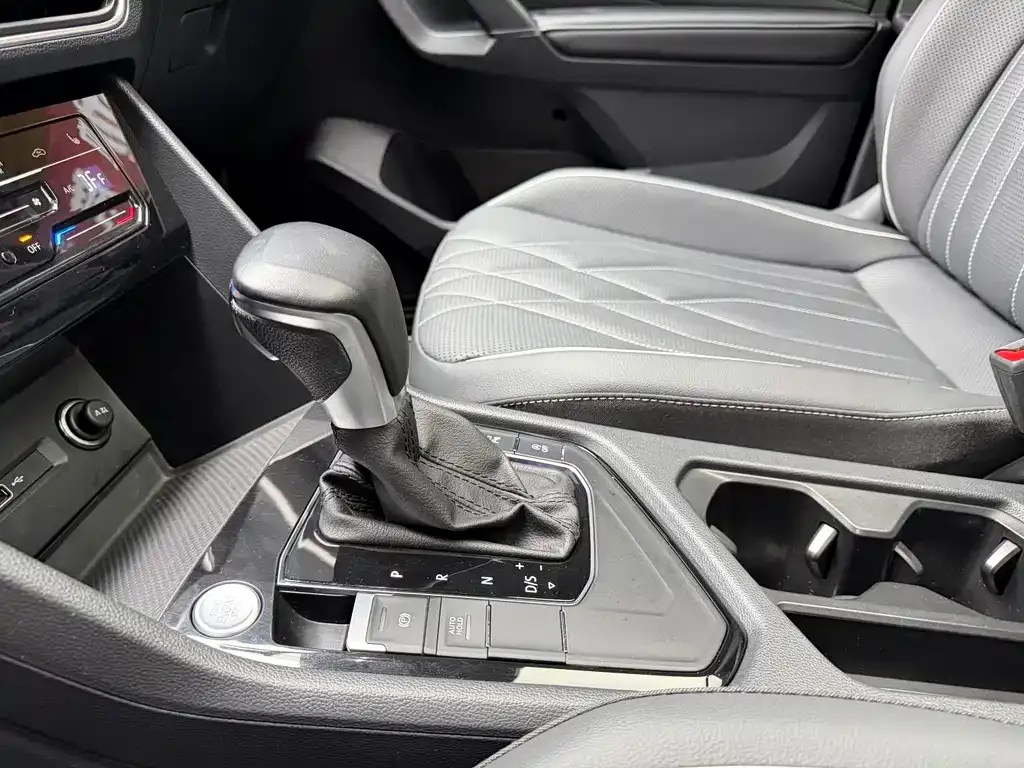 Volkswagen Tiguan L 2021 из CN, фото 8