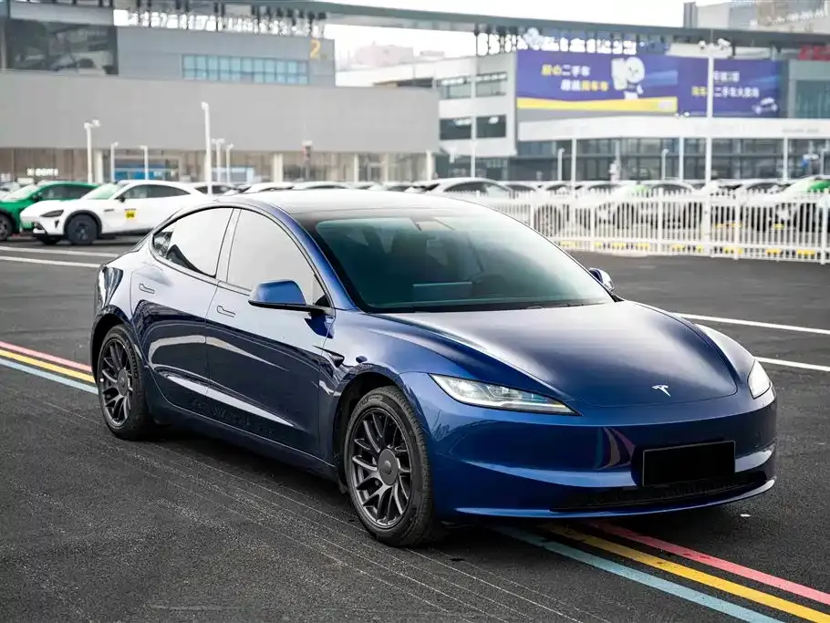 Tesla Model 3 — фото 4
