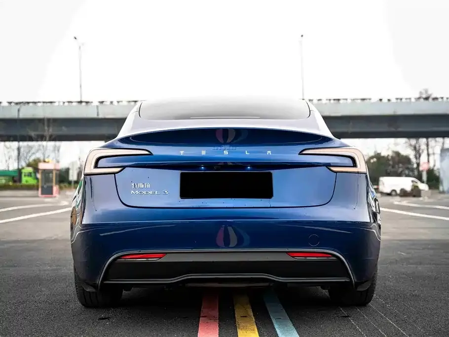 Tesla Model 3 — фото 3