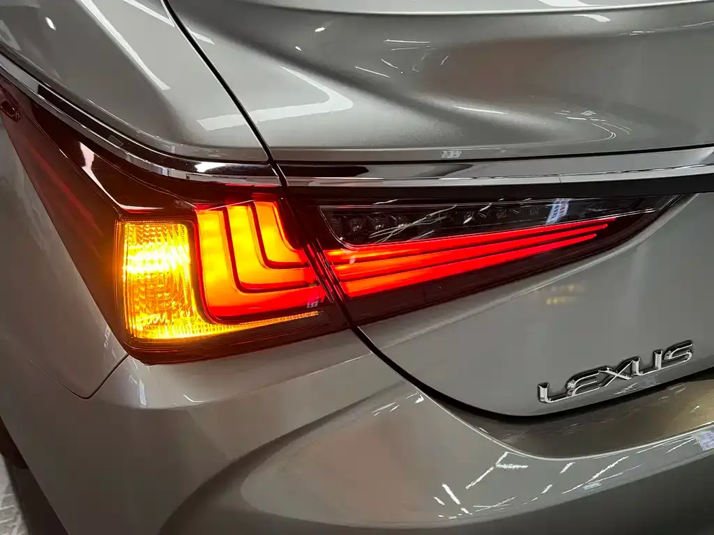 Lexus ES 2022 из CN, фото 2