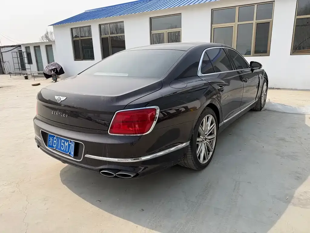 Bentley Flying Spur 2024 из CN, фото 8