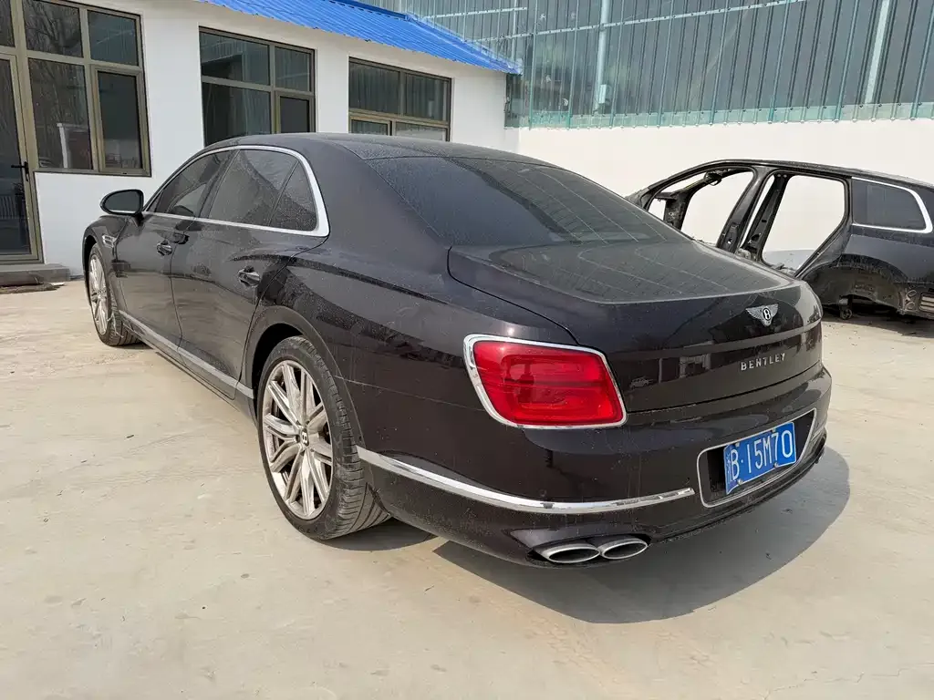 Bentley Flying Spur 2024 из CN, фото 5