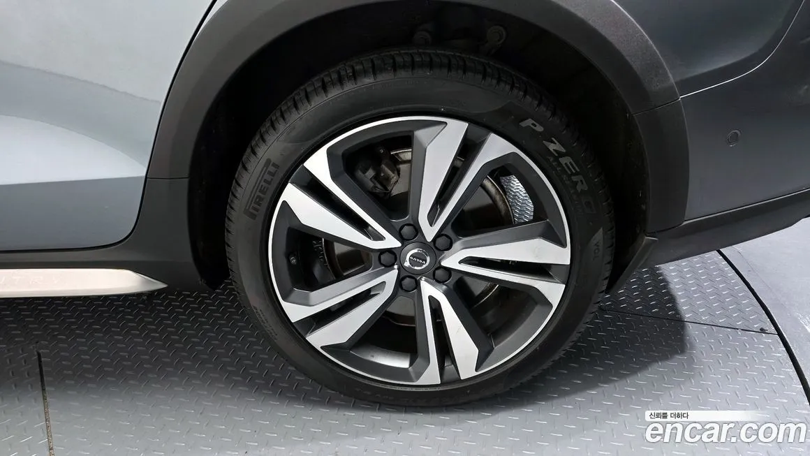 Volvo V60 2021 из KR, фото 3