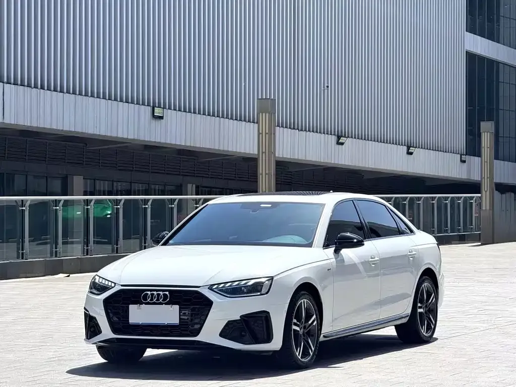 Audi A4L 2022 из CN, фото 1
