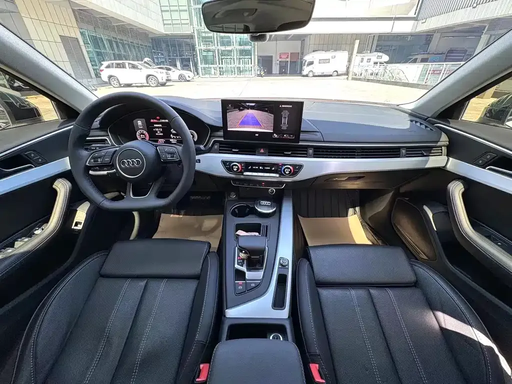 Audi A4L 2022 из CN, фото 8