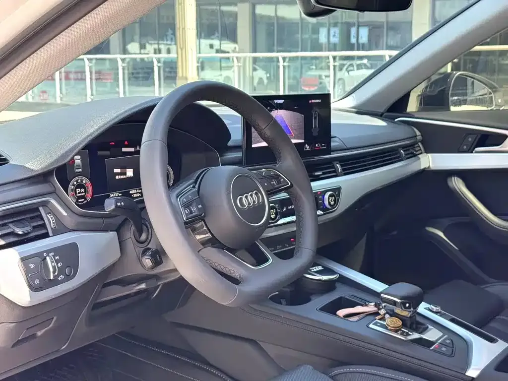 Audi A4L 2022 из CN, фото 5