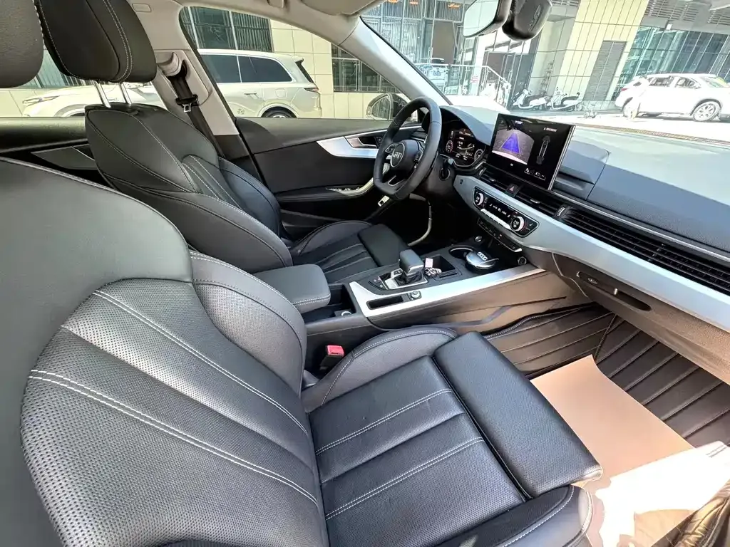 Audi A4L 2022 из CN, фото 9