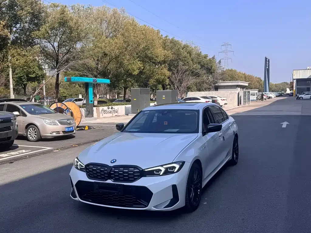 BMW 3 Series — фото 1