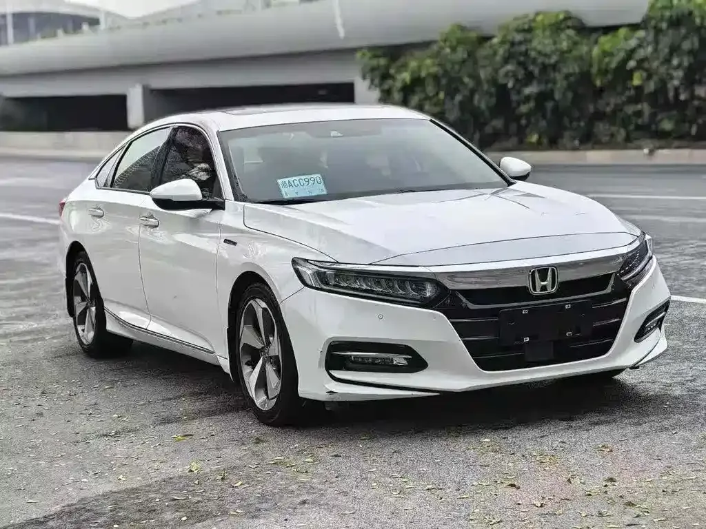 Honda Accord — фото 8