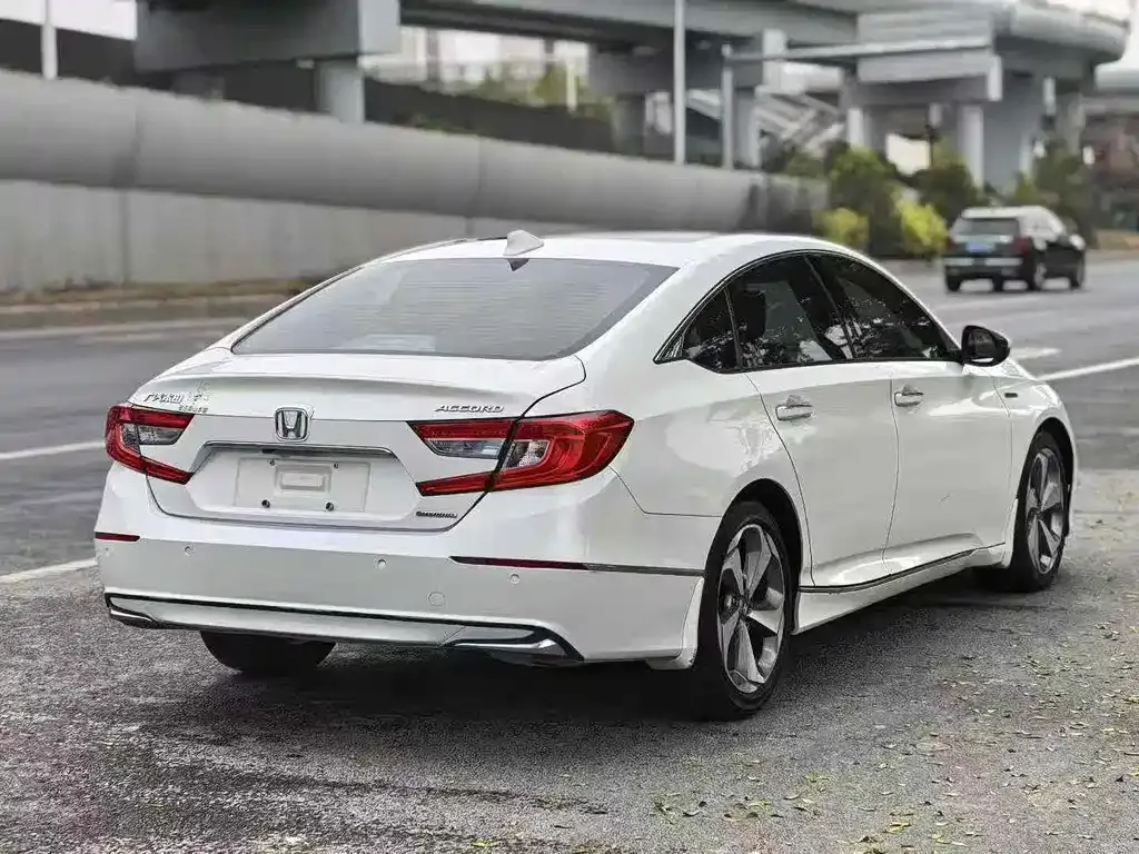 Honda Accord — фото 3