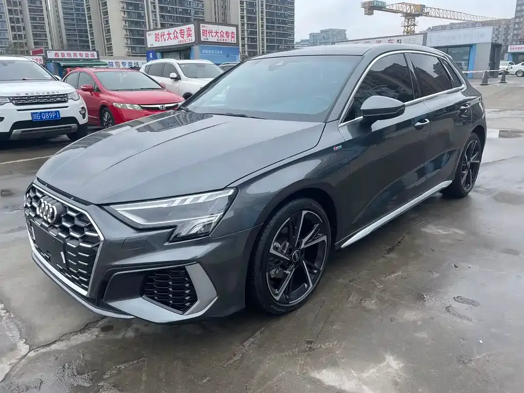 Audi A3 2023 из CN, фото 1