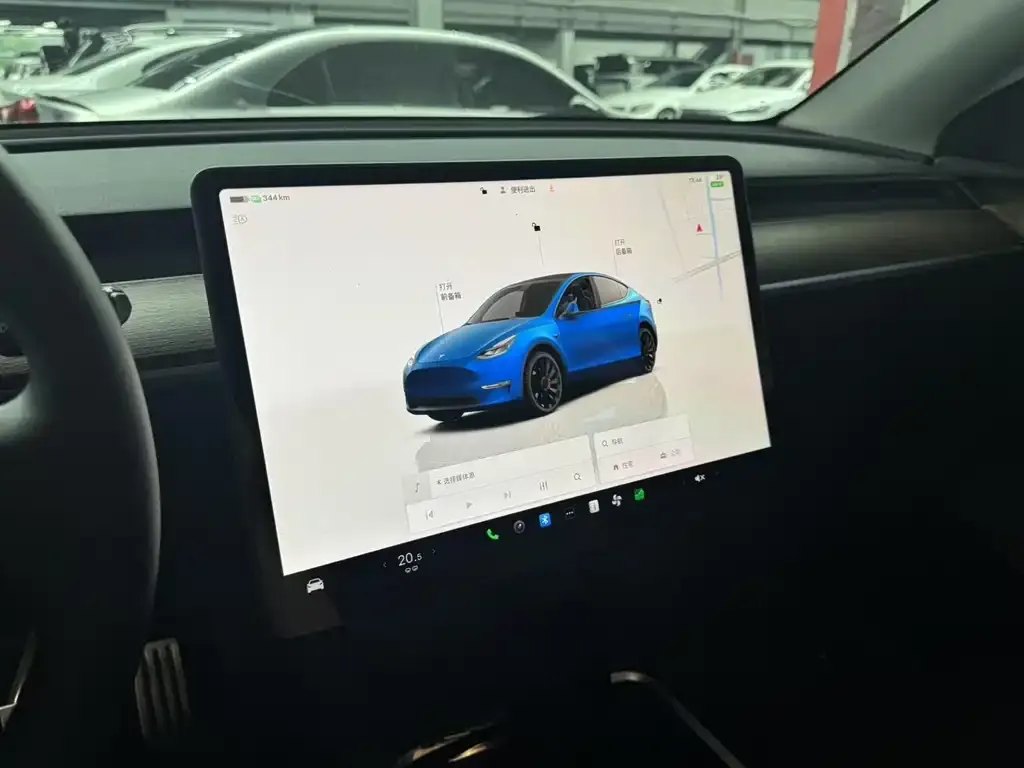 Tesla Model Y — фото 3