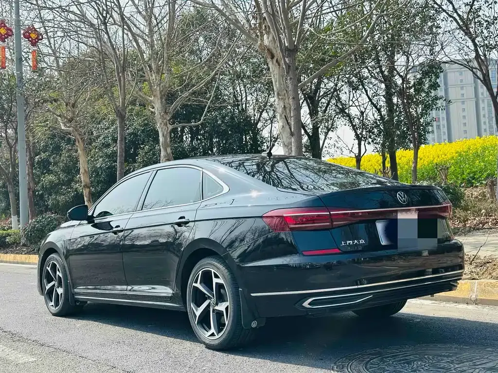 Volkswagen Passat — фото 10